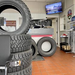Queens Auto Services - Elgin - Waiting area