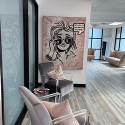 Deux Rosé Beauty Refinery - Lobby