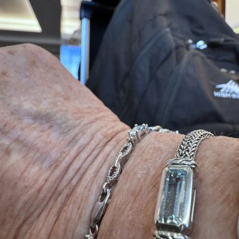 J.R. Dunn Jewelers - John Hardy aquamarine bracelet - Jewelry Near Me - Lighthouse Point, Florida J.R. Dunn Jewelers - John Hardy aquamarine bracelet - Jewelry Near Me - Lighthouse Point, Florida