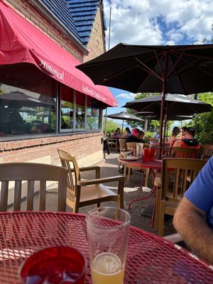 Sir Benedicts Tavern on the Lake by null