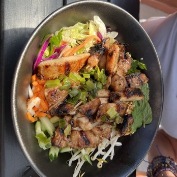 Lúa - Chicken bowl - Vietnamese Near Me - Portland, Oregon