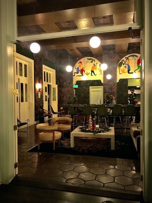 Henry's Bar & Restaurant by null