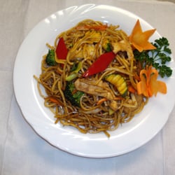 Chang Wok - Gebratene Nudeln mit Gemüsestreifen