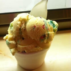 Single scoop of birthday cake