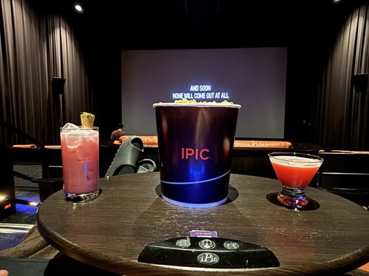 IPIC Theaters by null