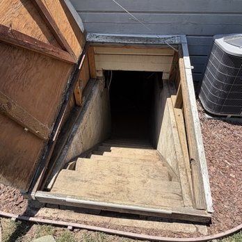 Alex Handyman - Old door open - Handyman Near Me - Cupertino, California Alex Handyman - Old door open - Handyman Near Me - Cupertino, California