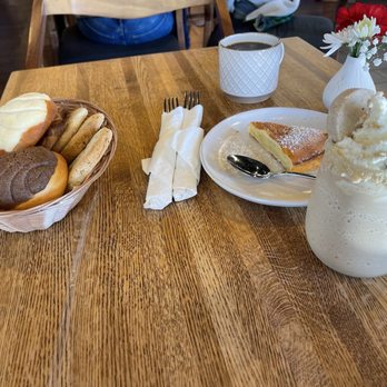 Pradera Brunch - Canasta de la Abuela warm and fresh ,pan de queso ,mazapan frappe w/Expresso - Breakfast & Brunch Near Me - Baldwin Park, California