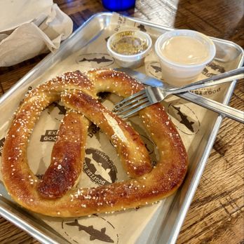 Dogfish Head Milton Brewery - Pretzel with beer cheese pizza which - Breweries Near Me - Milton, Delaware
