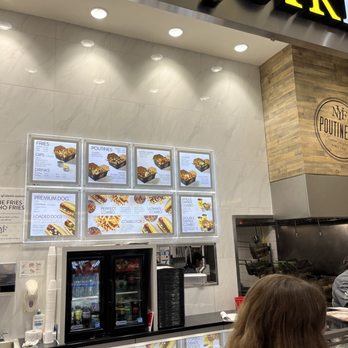 New York Fries - customers waiting for their order - Fast Food Near Me - Kelowna, British Columbia New York Fries - customers waiting for their order - Fast Food Near Me - Kelowna, British Columbia