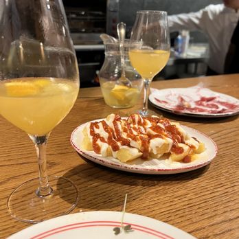Tapeo - Patatas Bravas - Tapas Bars Near Me - Barcelona, B Tapeo - Patatas Bravas - Tapas Bars Near Me - Barcelona, B
