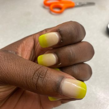 Deluxe Nail & Spa - Nail Salons Near Me - Quincy, Massachusetts
