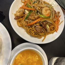 Moo Goo Chinese Restaurant - Moo Goo Lo Mein