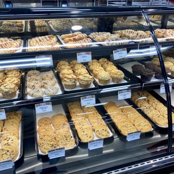 Buc-ee’s - Variety of cookies, pastries and something called paddle tail - Gas Stations Near Me - Mount Crawford, Virginia Buc-ee’s - Variety of cookies, pastries and something called paddle tail - Gas Stations Near Me - Mount Crawford, Virginia