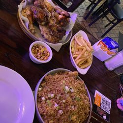 Leña Y Carbón IV - Whole chicken with fried rice and French fries
