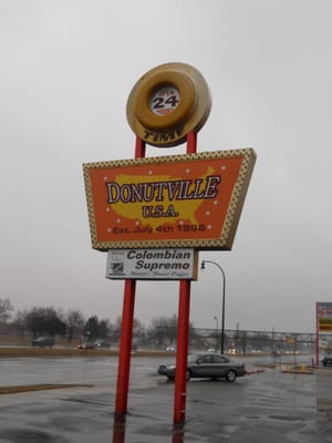 Donutville U.S.A. by null