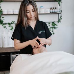 Simply Facials - Each facial at Simply Facials in Thousand Oaks includes a tension-releasing face massage that boosts glow and circulation.
