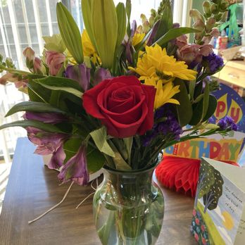 Everything's Blooming - Florists Near Me