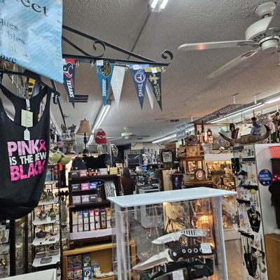 Main Street Peddlers Antique Mall by null