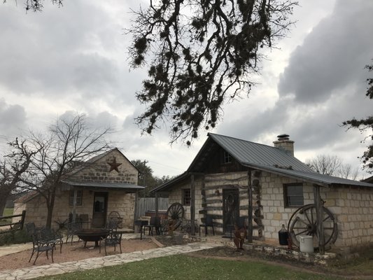 The Lodge At Country Inn Cottages 3319 Lower Crabapple Rd