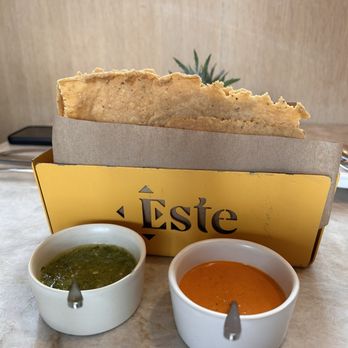 Este - Seafood Near Me - Austin, Texas