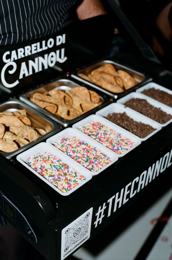 Carrello Di Cannoli Logo