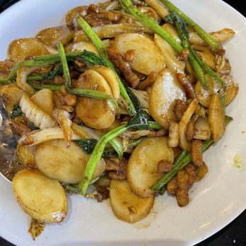 Thumbling - Stir fried rice cakes with pork - Shanghainese Near Me - West Covina, California Thumbling - Stir fried rice cakes with pork - Shanghainese Near Me - West Covina, California