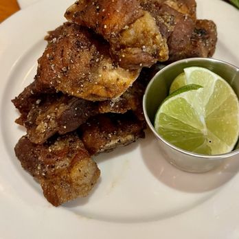 Earls Kitchen + Bar - Leroy's Crispy Ribs - New American Near Me - Miami, Florida
