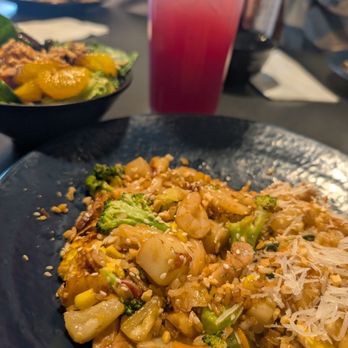 HuHot Mongolian Grill - Huckleberry lemonade - Mongolian Near Me - Coeur D'alene, Idaho HuHot Mongolian Grill - Huckleberry lemonade - Mongolian Near Me - Coeur D'alene, Idaho