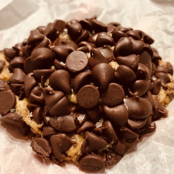 Gideon's Bakehouse - Chocolate Chip - Bakeries Near Me - Orlando, Florida