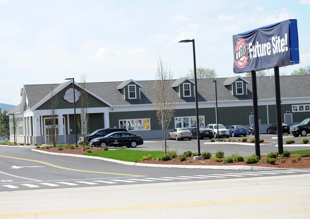 NEW HAMPSHIRE LIQUOR & WINE OUTLET Updated October 2024 68 Elm St