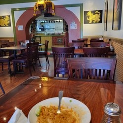 Singha Thai Cuisine - Dining area