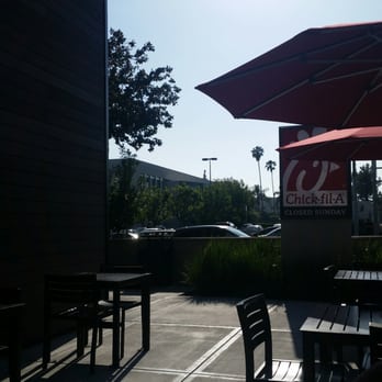 Chick-fil-A - Always clean, great customer service! - Fast Food Near Me - Pasadena, California