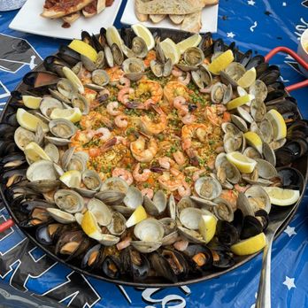 Verde Chef Service - Paella De Marisco - Personal Chefs Near Me
