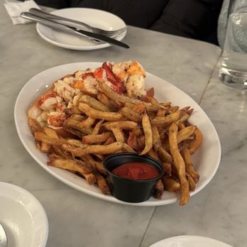 Neptune Oyster - Maine Lobster Roll - Seafood Near Me - Boston, Massachusetts