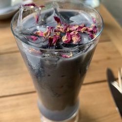 Rose Cafe & Restaurant - The charcoal latte