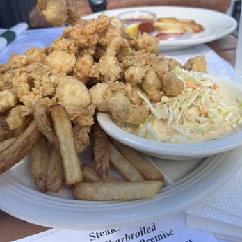 Lenny's Indian Head Inn - Whole belly clam plate - Seafood Near Me - Branford, Connecticut Lenny's Indian Head Inn - Whole belly clam plate - Seafood Near Me - Branford, Connecticut