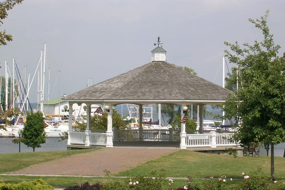 CANDLELIGHT BED & BREAKFAST Updated August 2024 501 W Washington st