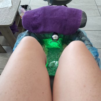 Deluxe Nails & Spa - Nail Salons Near Me - Hudson Oaks, Texas