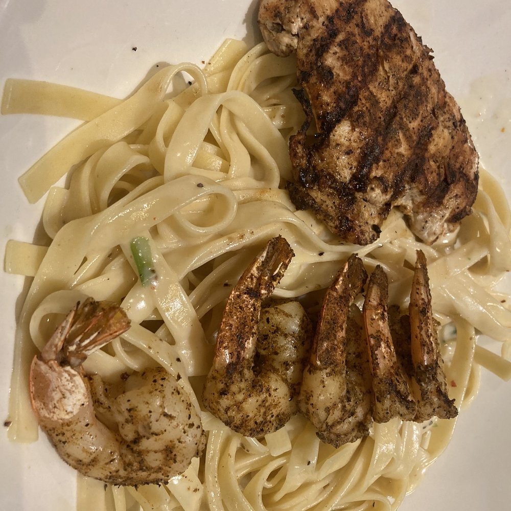 Outback Steakhouse - Chicken and shrimp Alfredo - Steakhouses Near Me - Overland Park, Kansas Outback Steakhouse - Chicken and shrimp Alfredo - Steakhouses Near Me - Overland Park, Kansas
