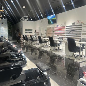 Chic Nails & Lashes - Nail Salons Near Me - Los Angeles, California