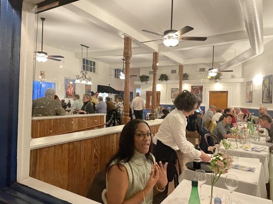 Tonti's Cocktail Bar & Bistro by null