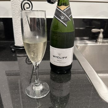 Inn by the Harbor - Complimentary bottle of champagne 9-5-23 - Hotels Near Me - Santa Barbara, California Inn by the Harbor - Complimentary bottle of champagne 9-5-23 - Hotels Near Me - Santa Barbara, California