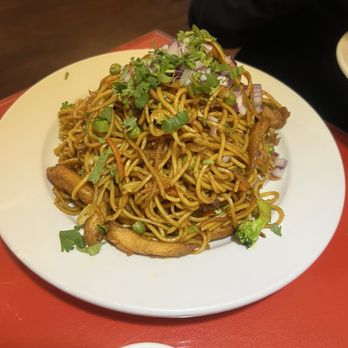 Everest Kitchen - chicken chow mein - Himalayan/Nepalese Near Me - Pittsburgh, Pennsylvania Everest Kitchen - chicken chow mein - Himalayan/Nepalese Near Me - Pittsburgh, Pennsylvania
