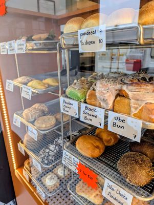 San & Wolves Bakeshop by null