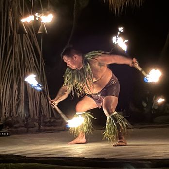 Hawaii Loa Luau - Loa Lu'au - Dinner Theater Near Me - Waimea, Hawaii