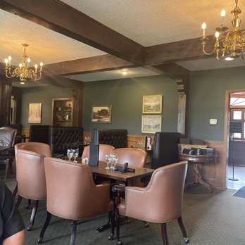 Magnolia On The Green - Inside dining - New American Near Me - Salem, Oregon