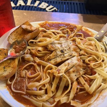 Awful Arthur's Oyster Bar - Linguini with chicken ready and Red clam Sauce Was a special !!! - Seafood Near Me - Kill Devil Hills, North Carolina