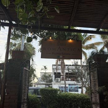 Romantica - Pizza Near Me - Todos Santos, BCS Romantica - Pizza Near Me - Todos Santos, BCS