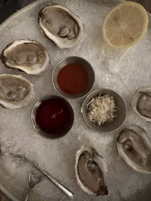 ēst Restaurant by null