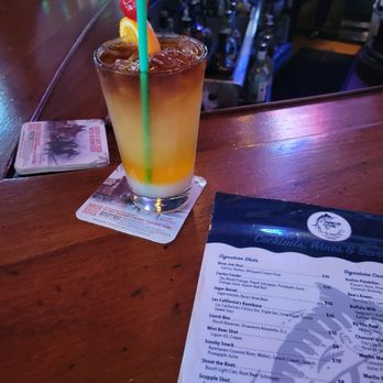 Marlin Club - Mai tai - Dive Bars Near Me - Avalon, California
